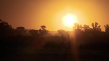 Santa Rosa 'daki Sunset Over the Horizon, La Pampa Eyaleti, Arjantin.  