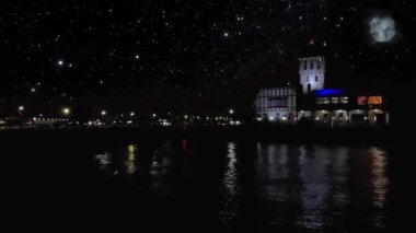 Buenos Aires, Arjantin 'deki Balıkçı İskelesi' nin yakınına düşen göktaşı nehre yansıdı.