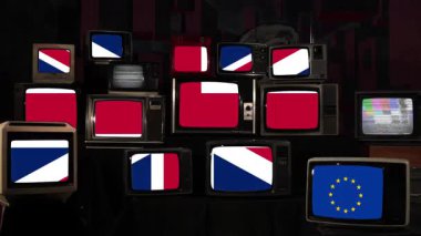 Birleşik Krallık Bayrakları ve Avrupa Birliği Bayrağı Eski Televizyonların Ekranlarında. Brexit Kavramı. 4K Çözünürlüğü.