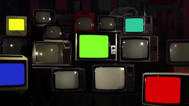 Eski Televizyonlar Farklı Renklerin Ekranlarını Kapattı. Uzaklaş. 4K Çözünürlüğü.