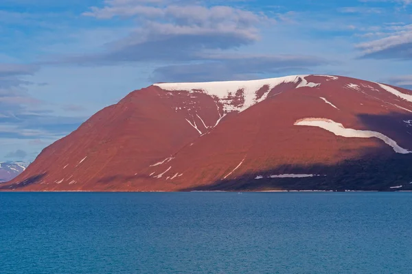 Dramatické Barvy Večerním Světle Pustém Arktickém Ostrově Svalbardských Ostrovech Norsku — Stock fotografie