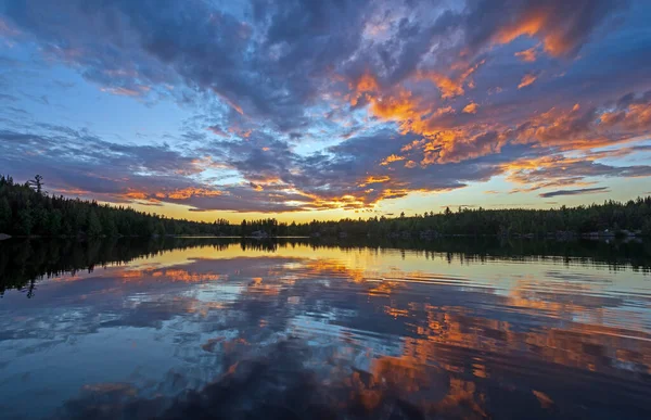 Minnesota Daki Sınır Suları Kano Bölgesi Ndeki Jenny Gölü Ndeki — Stok fotoğraf