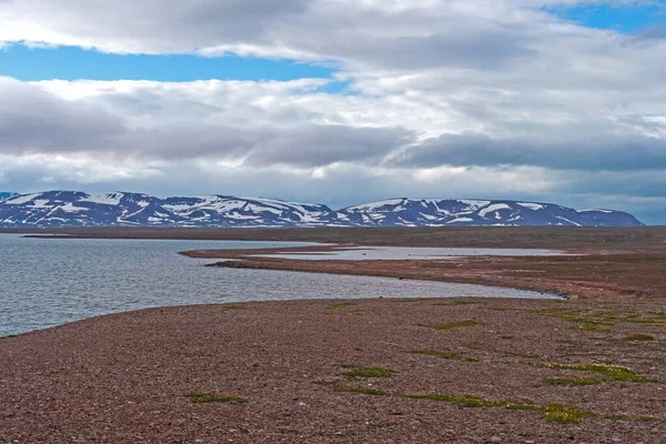 Montagne Lontane Ghiacciate Arcross Pianura Artica Worsleyneset Nelle Isole Svalbard — Foto Stock