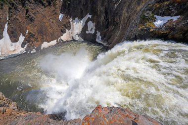 Yellowstone Şelaleleri Wyoming 'deki Yellowstone Ulusal Parkı' nda