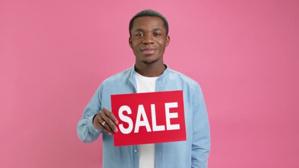 African American Denim Shirt Raises Banner Inscription Sale Rejoices Shouts — 비디오