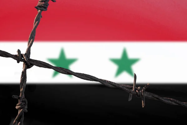 Syriens Flagga Bakom Taggtrådsstängsel Begreppet Inbördeskrig Diktatur Diskriminering Och Kränkningar — Stockfoto