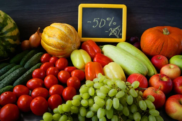 Muchas Frutas Verduras Diferentes Tienda Comestibles Verdes Frutas Verduras Frescas — Foto de Stock