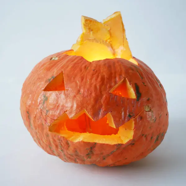 Świecący Jack Latarnia Halloween Dynia Złem Twarz Oczy Izolowane Białym — Zdjęcie stockowe