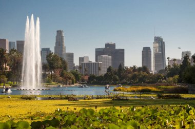 LOS ANGELES, CA, ABD 29 Ekim 2022: Los Angeles şehir merkezli Echo Park Gölü