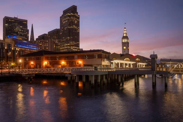 San Francisco Usa November 2022 Das Ferry Building Nach Sonnenuntergang — Stockfoto