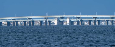 Mathis / Tunney Köprüleri, Ocean County, New Jersey 'deki Barnegat Körfezi' ni kapsayan ve 37. karayolunu Pelikan Adası 'na bağlayan köprülerdir..