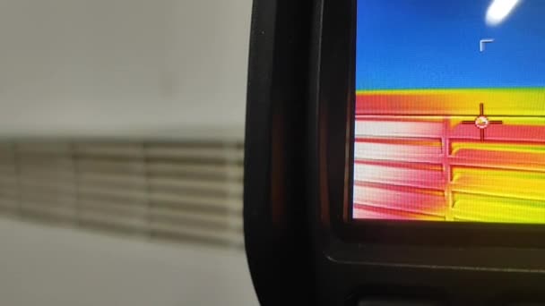 Тепловизор Проверяю Потерю Тепла Промышленное Оборудование Контроль Температуры — стоковое видео