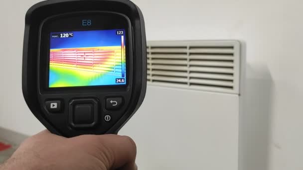 Värmekamera Kollar Värmeförlusten Industriell Utrustning Temperaturreglering — Stockvideo