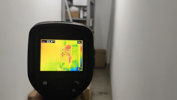Thermal Imager Checking Heat Loss Industrial Equipment Temperature Control — Wideo stockowe