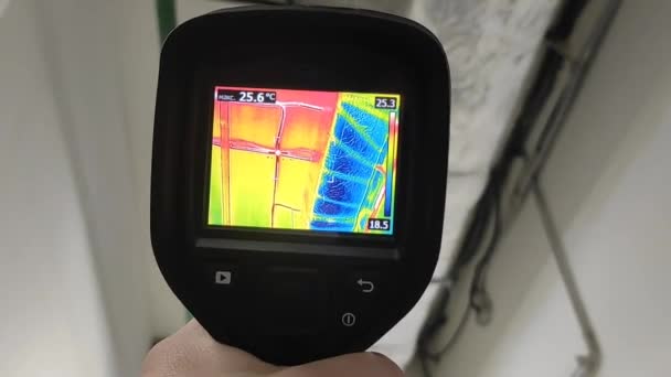 热成像器检查散热 工业设备 温度控制 — 图库视频影像