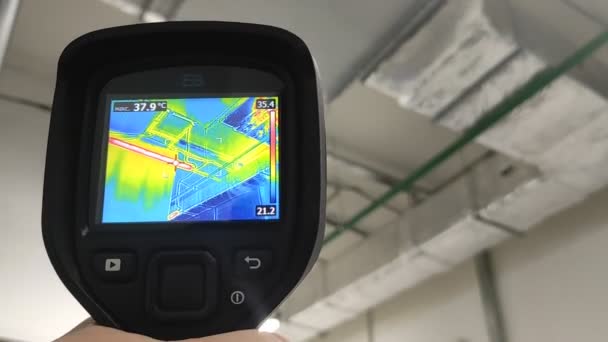 Thermal Imager Checking Heat Loss Industrial Equipment Temperature Control — 图库视频影像