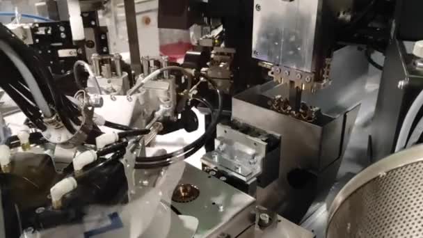 Maszyna Cięcia Drutu Zautomatyzowana Produkcja Samochodów Proces Robotyczny — Wideo stockowe
