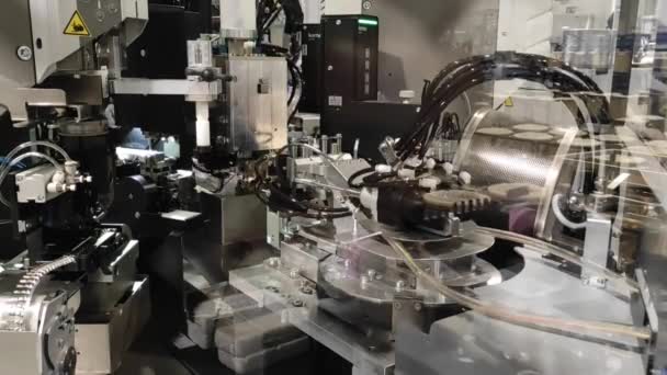 Kablo Kesme Makinesi Otomatik Otomotiv Üretimi Robotik Süreç — Stok video