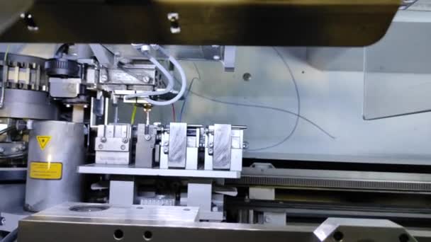 Automobilová Výroba Elektroinstalace Robotický Automatizovaný Proces Výroby Elektroinstalace Pro Automobily — Stock video