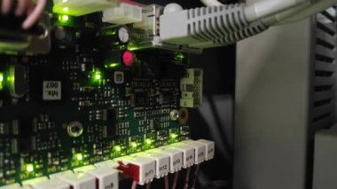 LED 'li elektronik ve bilgisayar panoları. Sunucu kalkanları