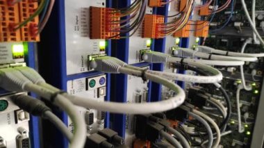 Madencilik çiftliği. İnternet sunucusu. Kripto para madenciliği. Kripto para birimi