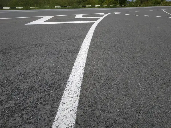 Yol işaretleri. Gri ve siyah üzerine beyaz. Soyut çizim sanatı