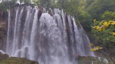 Plitvice Lakes Ulusal Parkı. Şelale manzaraları. UNESCO Dünya Mirası