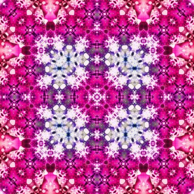 Kare, pürüzsüz desen. Doku simetrik olarak örülmüş.