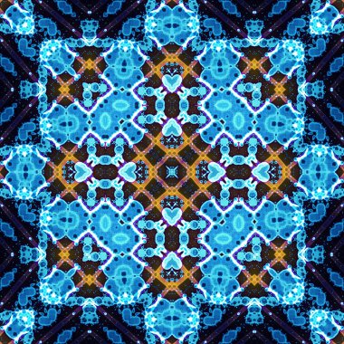 Kare, pürüzsüz desen. Doku simetrik olarak örülmüş.