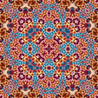 Kare, pürüzsüz desen. Doku simetrik olarak örülmüş.