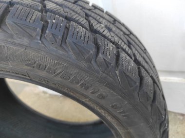 Fotomobil lastikleri. Ukrayna malı. Kışlık araba lastikleri. Asimetrik lastik izi kalıbı