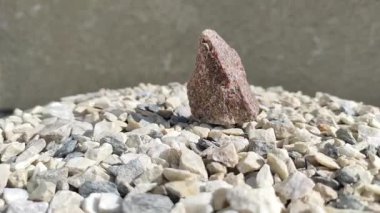 Jeodezi. Mineral. Granit. Doğal mineraller. Madencilik. Mineraloji. Doğal kaynaklar. Döndürme gösterisi