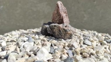 Jeodezi. Mineral. Granit. Doğal mineraller. Madencilik. Mineraloji. Doğal kaynaklar. Döndürme gösterisi