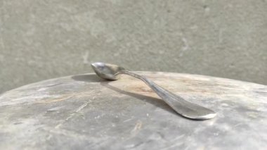 Eski gümüş kaplama kaşık. Markanın altındaki kaşık, Art Krupp Berndorf. Antika kaşık. koleksiyon