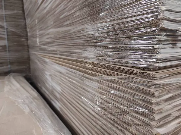 Karton fabrikası. Paketleme. Karton kutular. Karton desen