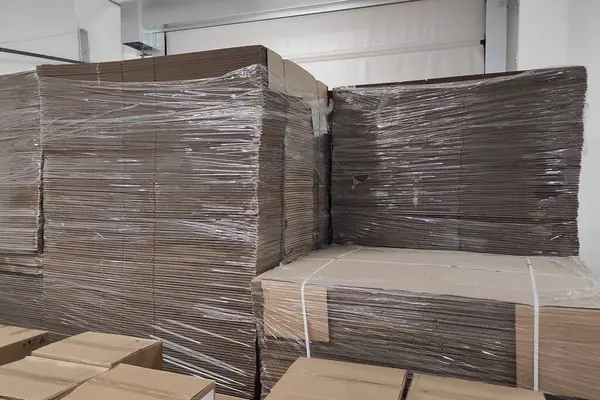 Karton fabrikası. Paketleme. Karton kutular. Karton desen
