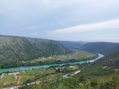 Bosna-Hersek. Doğa manzarası. Dağlar ve türler manzarası. Dağ fotoğrafları. Turizm