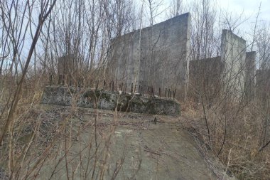 Labirent. Kıyametsel labirent sonrası. Apocalypse. Terk edilmiş labirent. Hayalet labirenti. Distopia. Hayalet kasaba. Hayalet labirenti. Beton labirent. Gerçek fotoğraf.