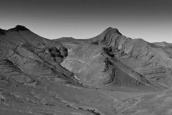 Il Marocco, formazioni rocciose della valle di Tata. Taşralı di Souss Sahip. foto bianco e nero