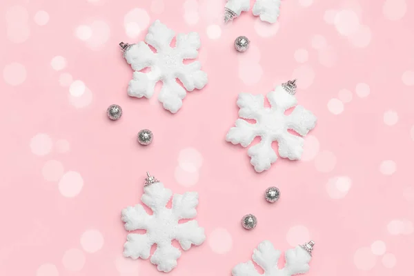 Mooie Kerst Sneeuwvlokken Roze Achtergrond — Stockfoto