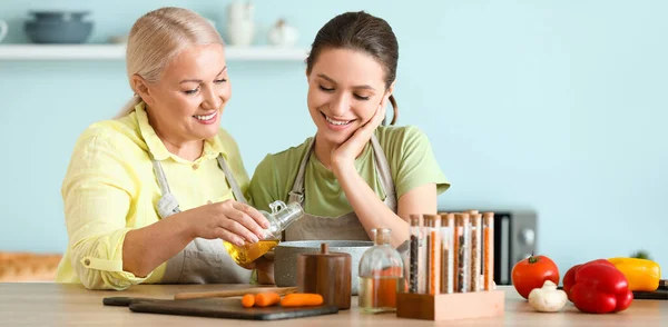 Mature Woman Her Daughter Cooking Together Kitchen — Stock Photo, Image