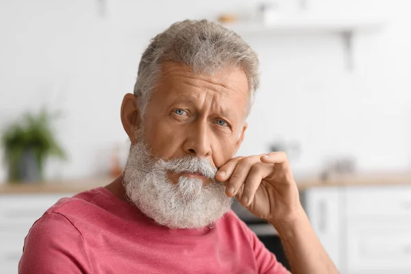 Senior Bearded Man Kitchen Closeup — Stock Photo, Image