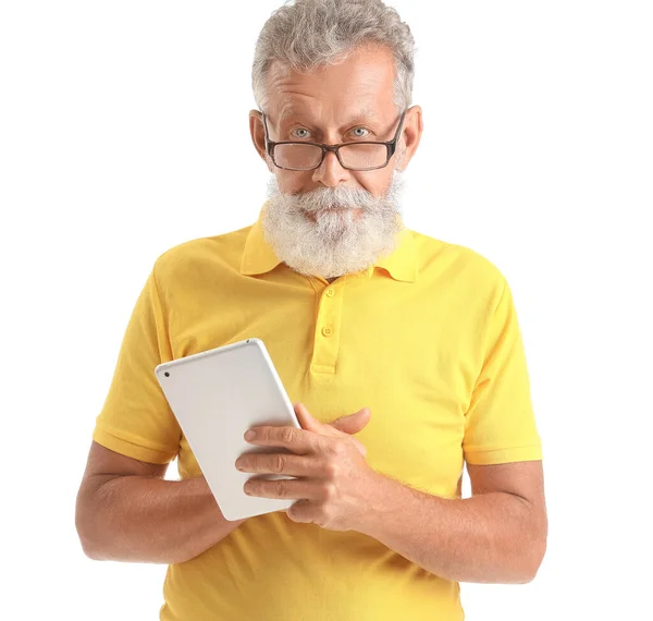 Homem Barbudo Sênior Com Computador Tablet Fundo Branco — Fotografia de Stock