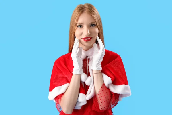 Bella Giovane Donna Costume Babbo Natale Sfondo Blu — Foto Stock