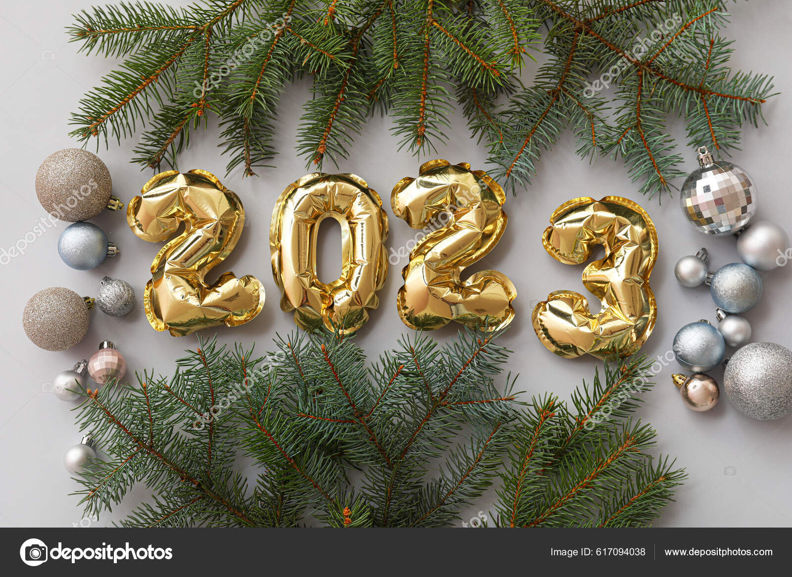 Figure 2023 Faite Ballons Branches Sapin Boules Noël Sur Fond image libre de droit par serezniy