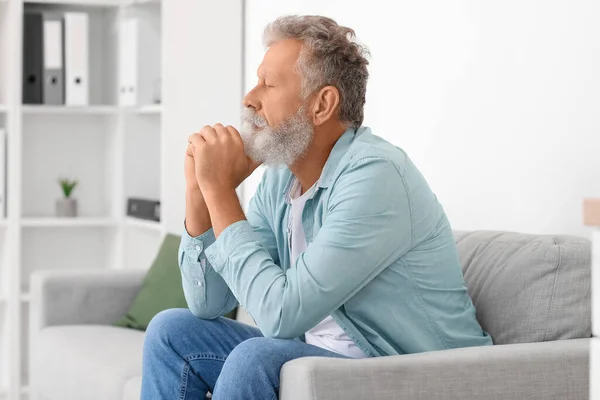 Thoughtful Senior Man Sitting Sofa Home — Stock Photo, Image