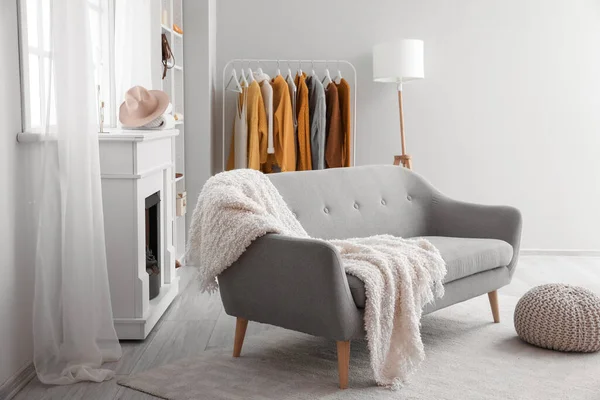 Interior Modern Living Room Sweaters Fireplace Sofa — Stock Photo, Image