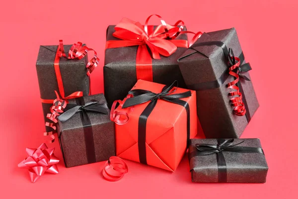 Gift Boxes Serpentine Red Background Black Friday Sale — Stock Photo, Image