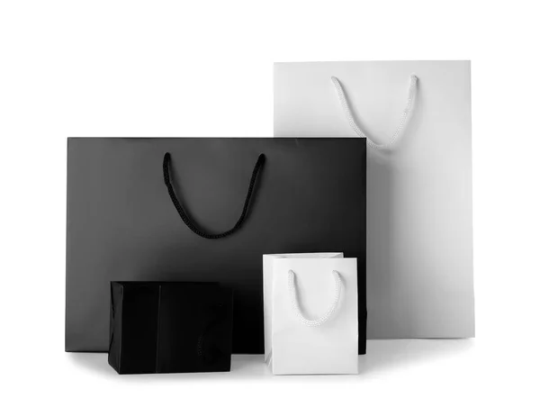 白色背景的购物袋 黑色星期五发售 — 图库照片