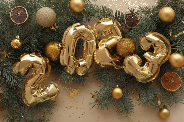 Rysunek 2023 Wykonany Balonów Suszonych Cytrusów Gałązek Jodły Bożonarodzeniowych Kulek — Zdjęcie stockowe